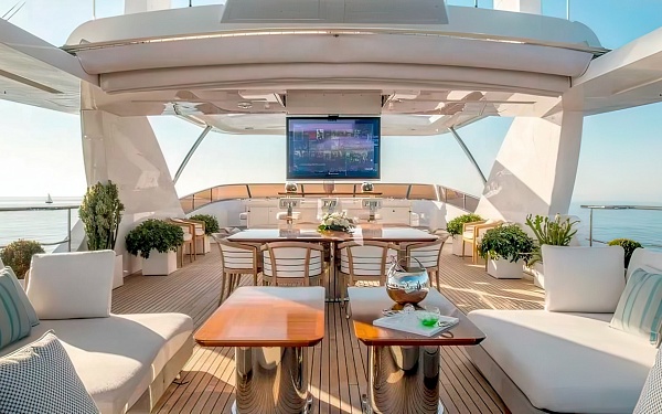 Аренда мега яхты Benetti Crystal 140 - Nela во Франции